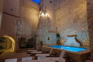 maison 8 Pièces en location saisonnière sur ST REMY DE PROVENCE (13210)