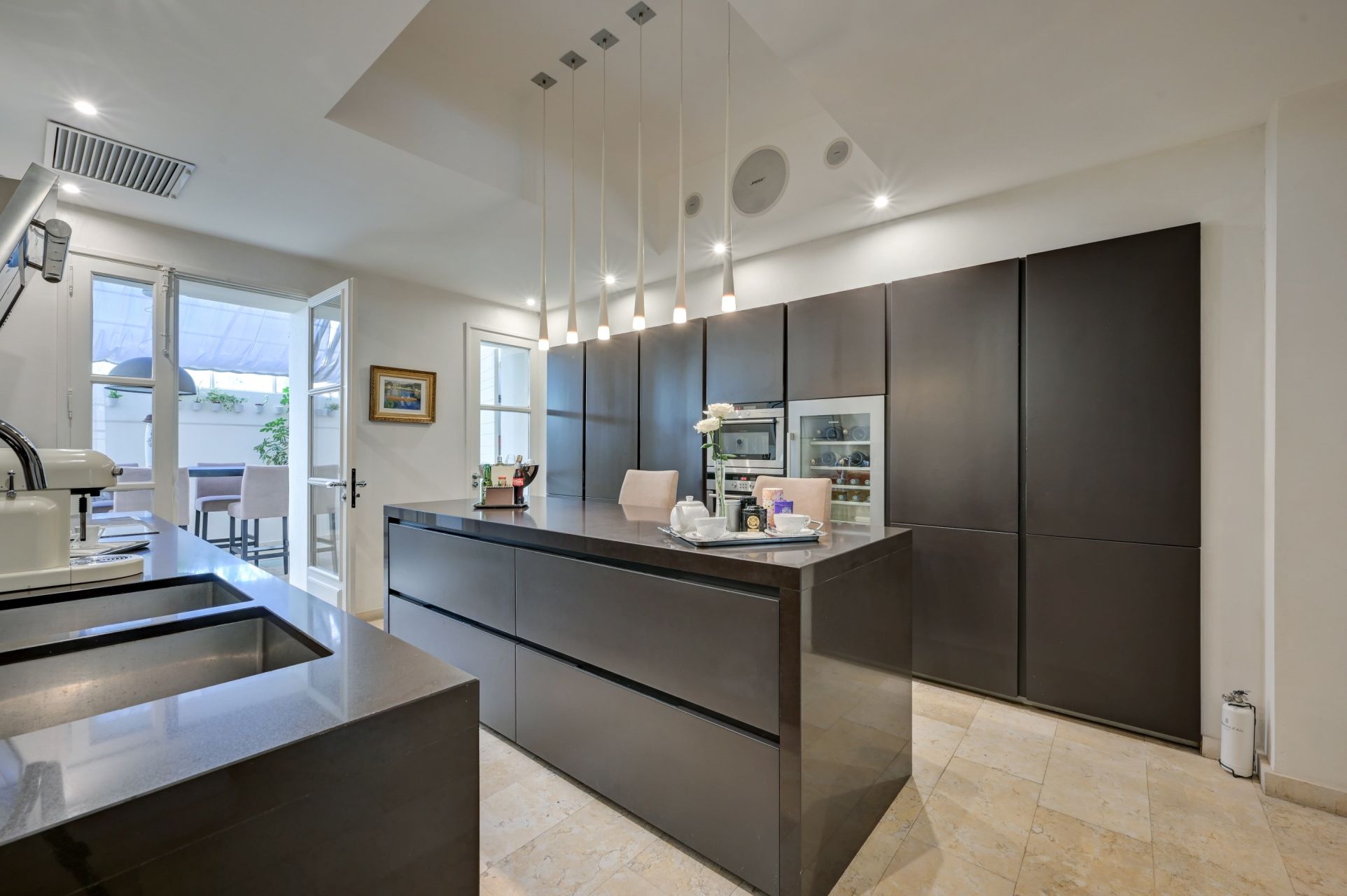 house 7 Rooms for sale on AIX EN PROVENCE (13100)