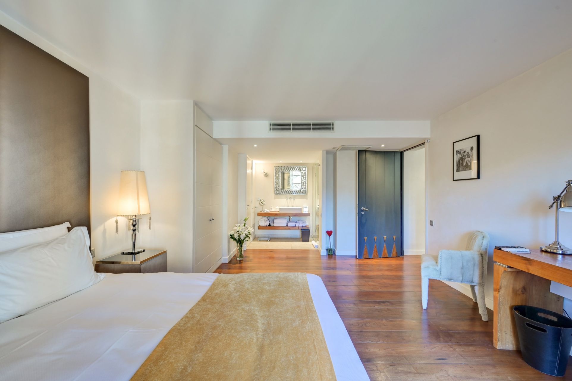 house 7 Rooms for sale on AIX EN PROVENCE (13100)