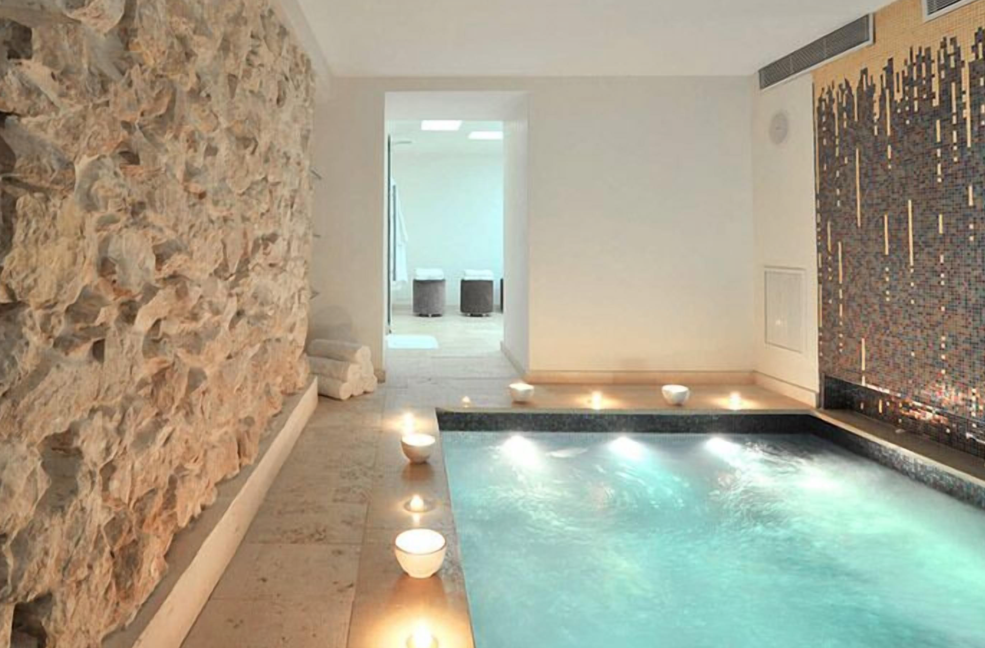 house 7 Rooms for sale on AIX EN PROVENCE (13100)