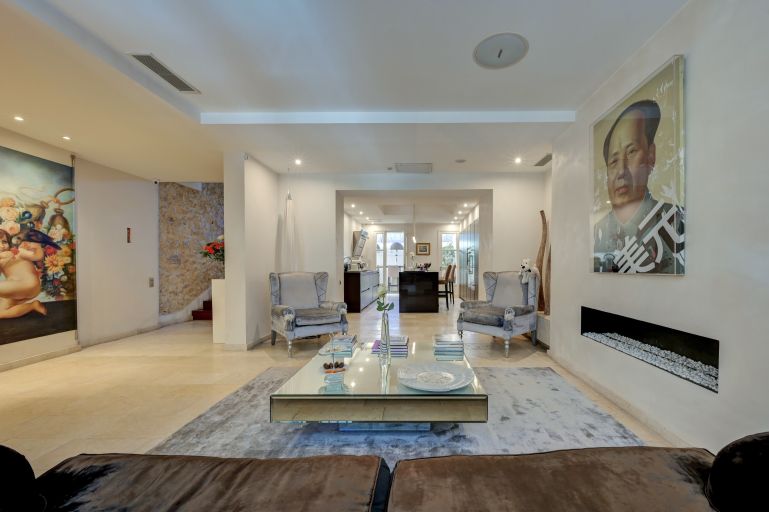 house 7 Rooms for sale on AIX EN PROVENCE (13100)