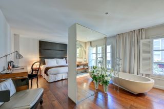 house 7 Rooms for sale on AIX EN PROVENCE (13100)