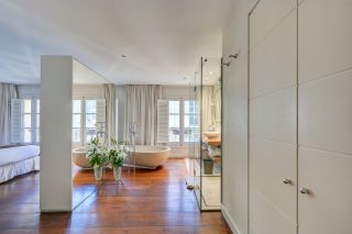 house 7 Rooms for sale on AIX EN PROVENCE (13100)
