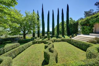 house 10 Rooms for sale on AIX EN PROVENCE (13100)