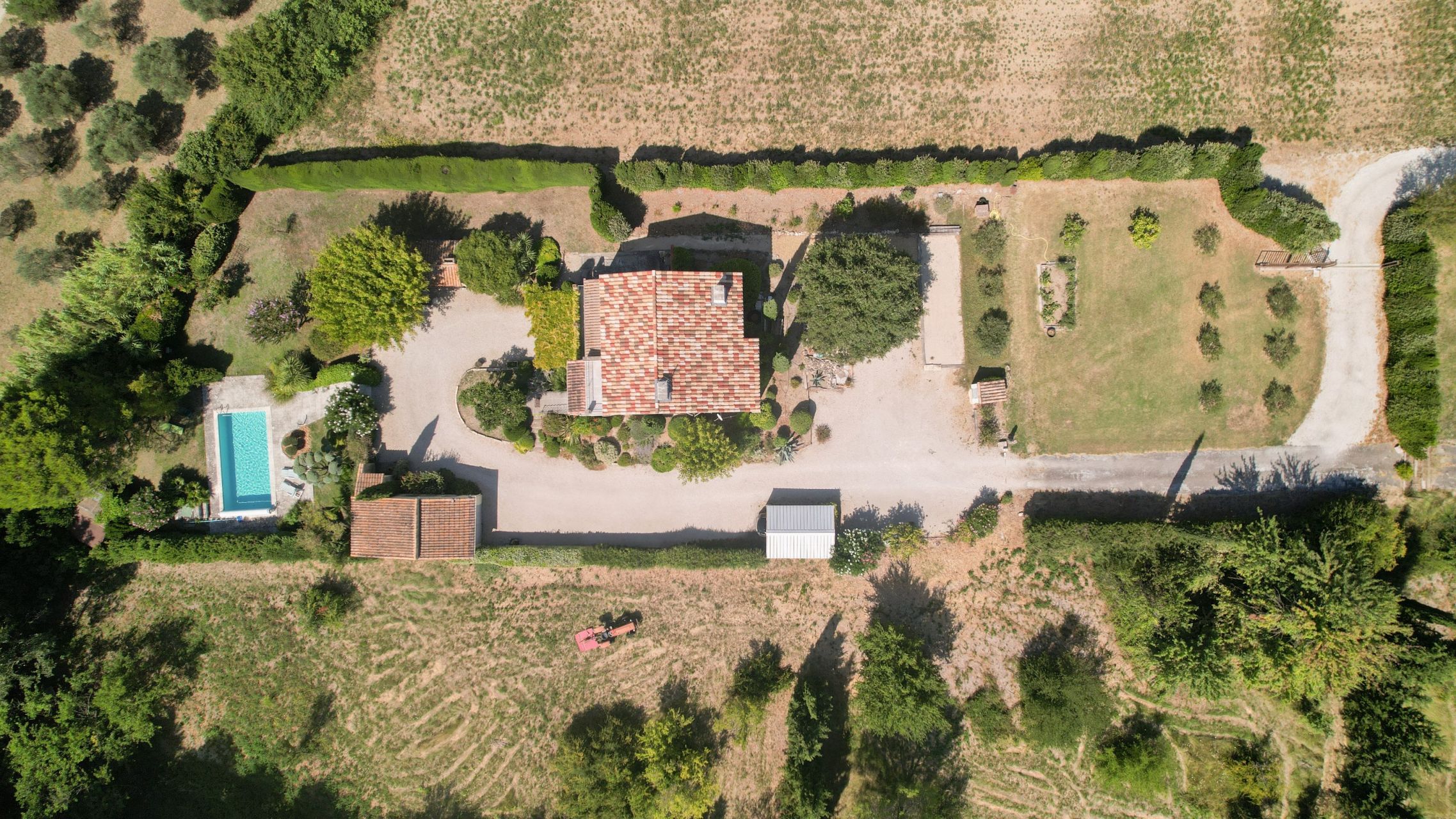 maison traditionnelle 8 Pièces en vente sur FONTVIEILLE (13990)