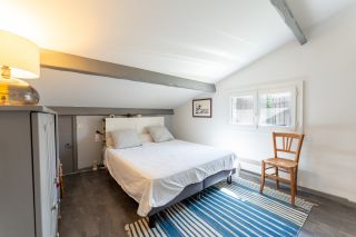 maison traditionnelle 8 Pièces en vente sur FONTVIEILLE (13990)