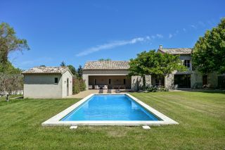 mas 8 Rooms for sale on ST REMY DE PROVENCE (13210)