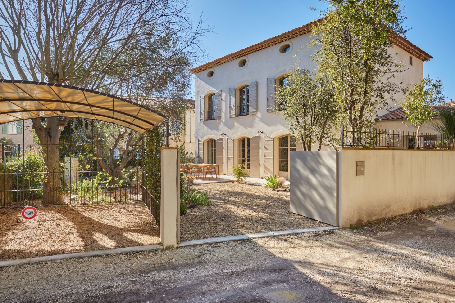 house 8 Rooms for sale on AIX EN PROVENCE (13100)