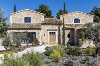 mas 10 Rooms for seasonal rent on MAUSSANE LES ALPILLES (13520)