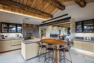 mas 10 Rooms for seasonal rent on MAUSSANE LES ALPILLES (13520)