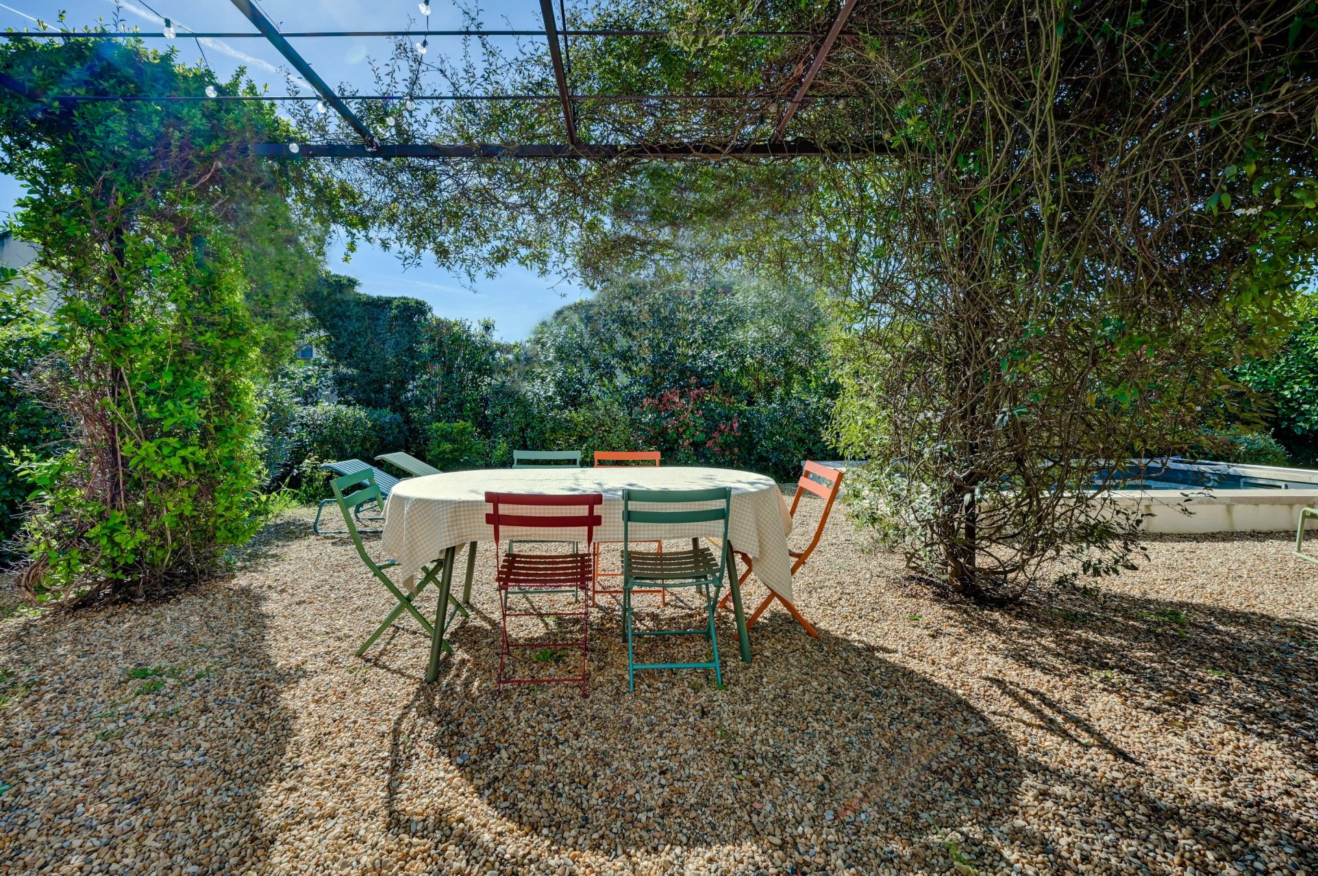 house 6 Rooms for sale on ST REMY DE PROVENCE (13210)