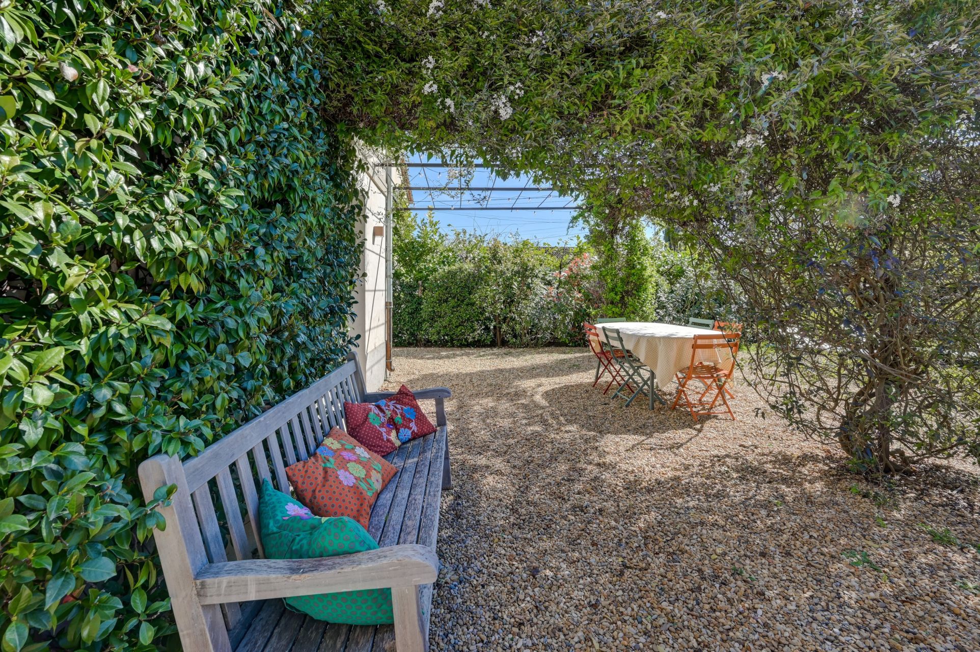 house 6 Rooms for sale on ST REMY DE PROVENCE (13210)