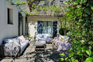 house 7 Rooms for sale on EYGALIERES (13810)