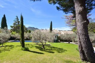 house 7 Rooms for sale on EYGALIERES (13810)