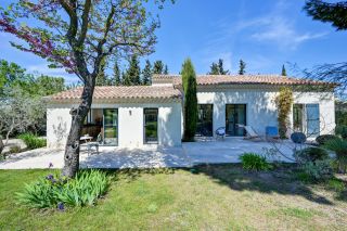 house 7 Rooms for sale on EYGALIERES (13810)