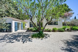 house 7 Rooms for sale on EYGALIERES (13810)