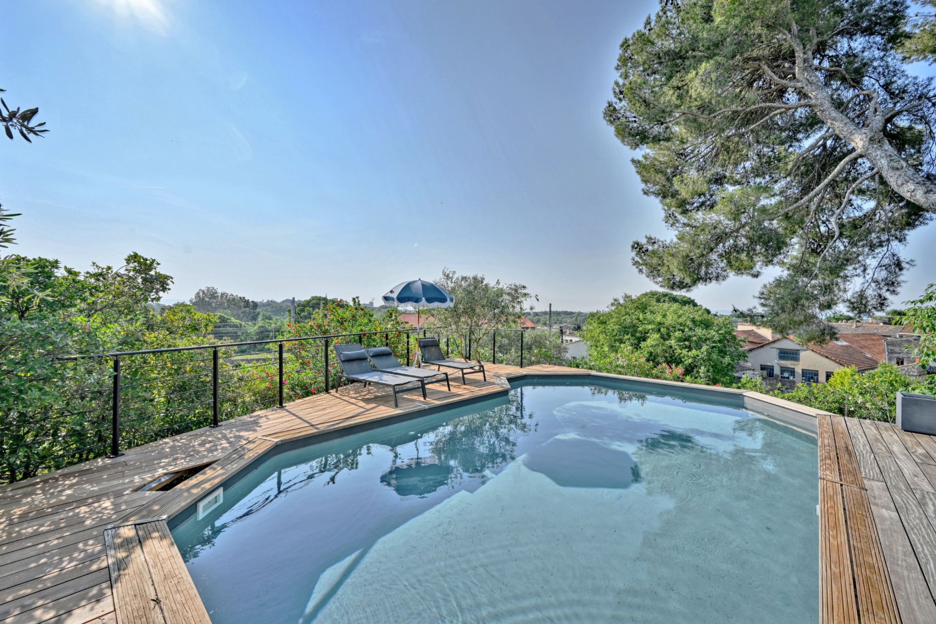 maison 6 Pièces en vente sur VILLENEUVE LES AVIGNON (30400)