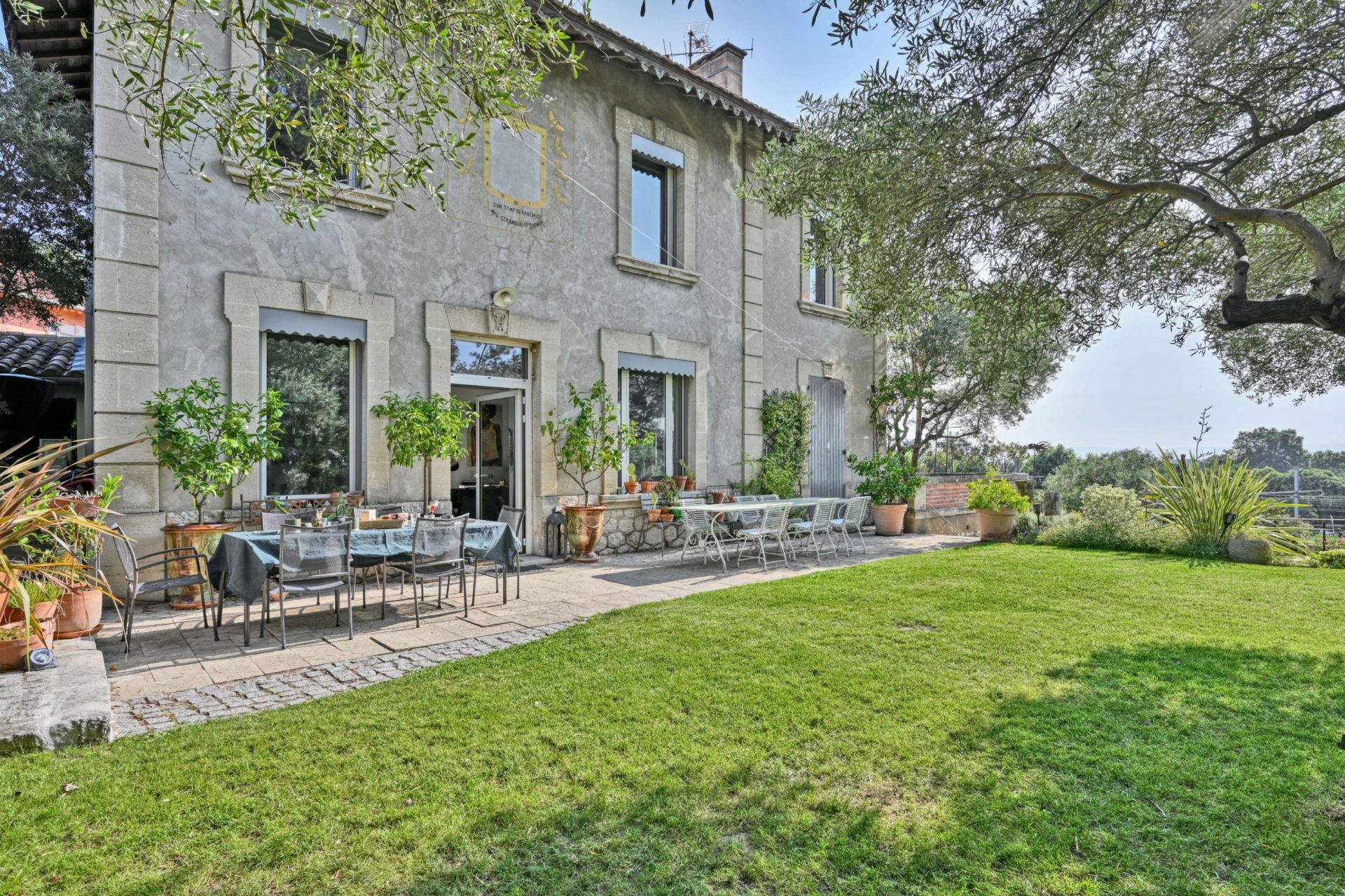 maison 6 Pièces en vente sur VILLENEUVE LES AVIGNON (30400)