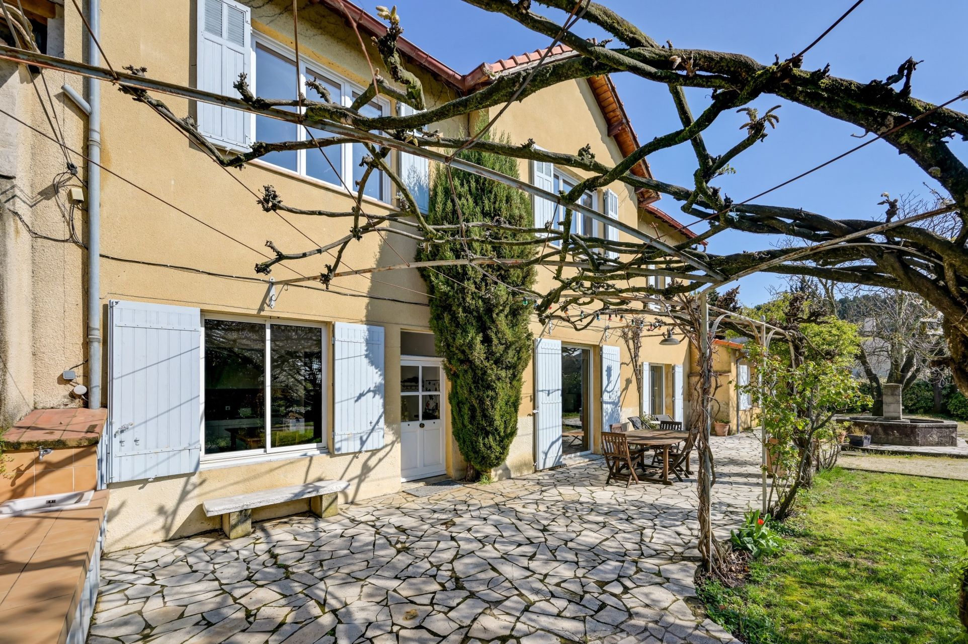 house 7 Rooms for sale on LES ANGLES (30133)