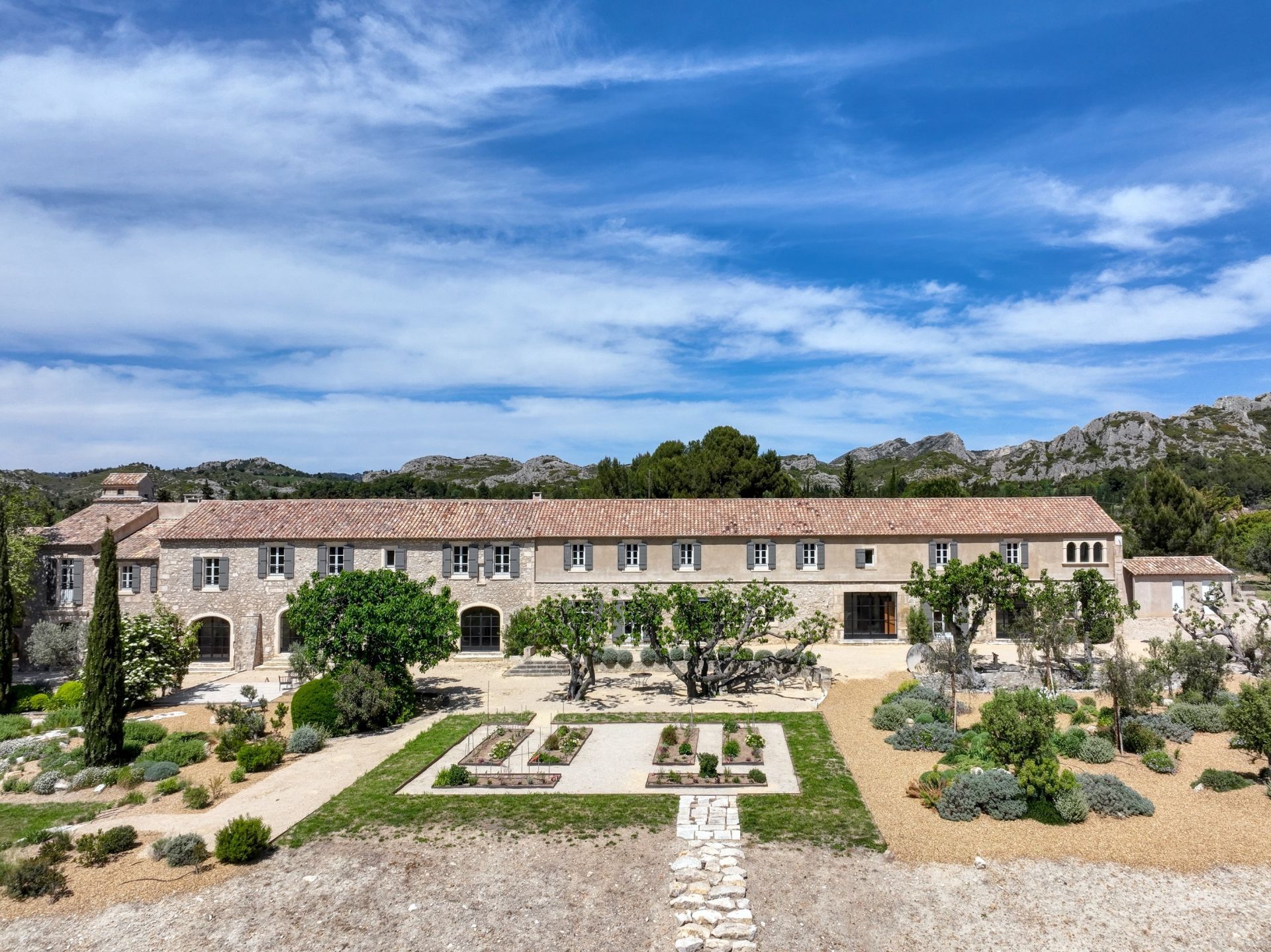house 25 Rooms for sale on MAUSSANE LES ALPILLES (13520)