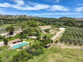 house 25 Rooms for sale on MAUSSANE LES ALPILLES (13520)
