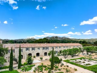 house 25 Rooms for sale on MAUSSANE LES ALPILLES (13520)