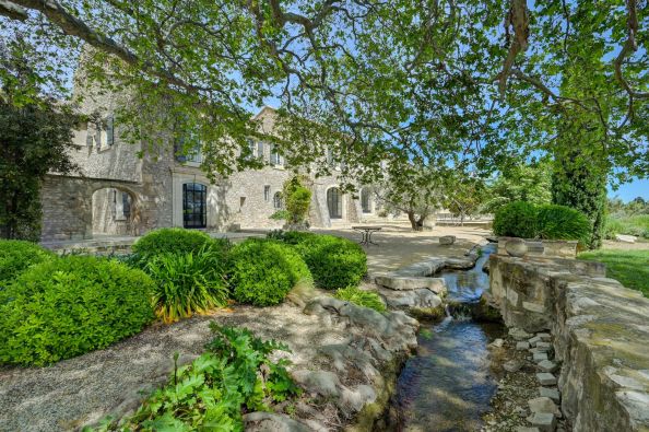 Sale House Maussane-les-Alpilles 25&nbsp;Rooms 1300&nbsp;m²