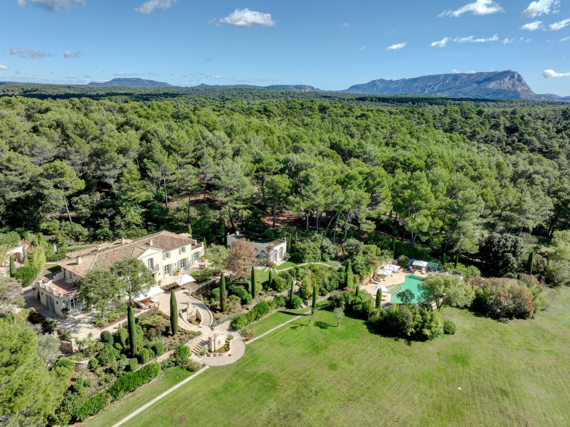 maison 16 Pièces en vente sur AIX EN PROVENCE (13100)