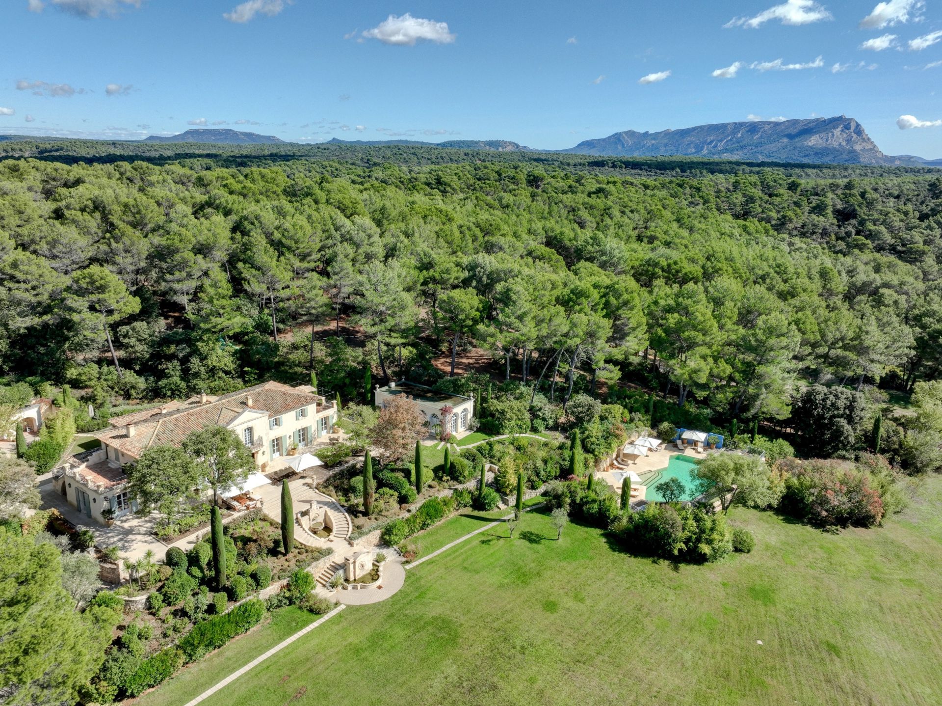 maison 16 Pièces en vente sur AIX EN PROVENCE (13100)
