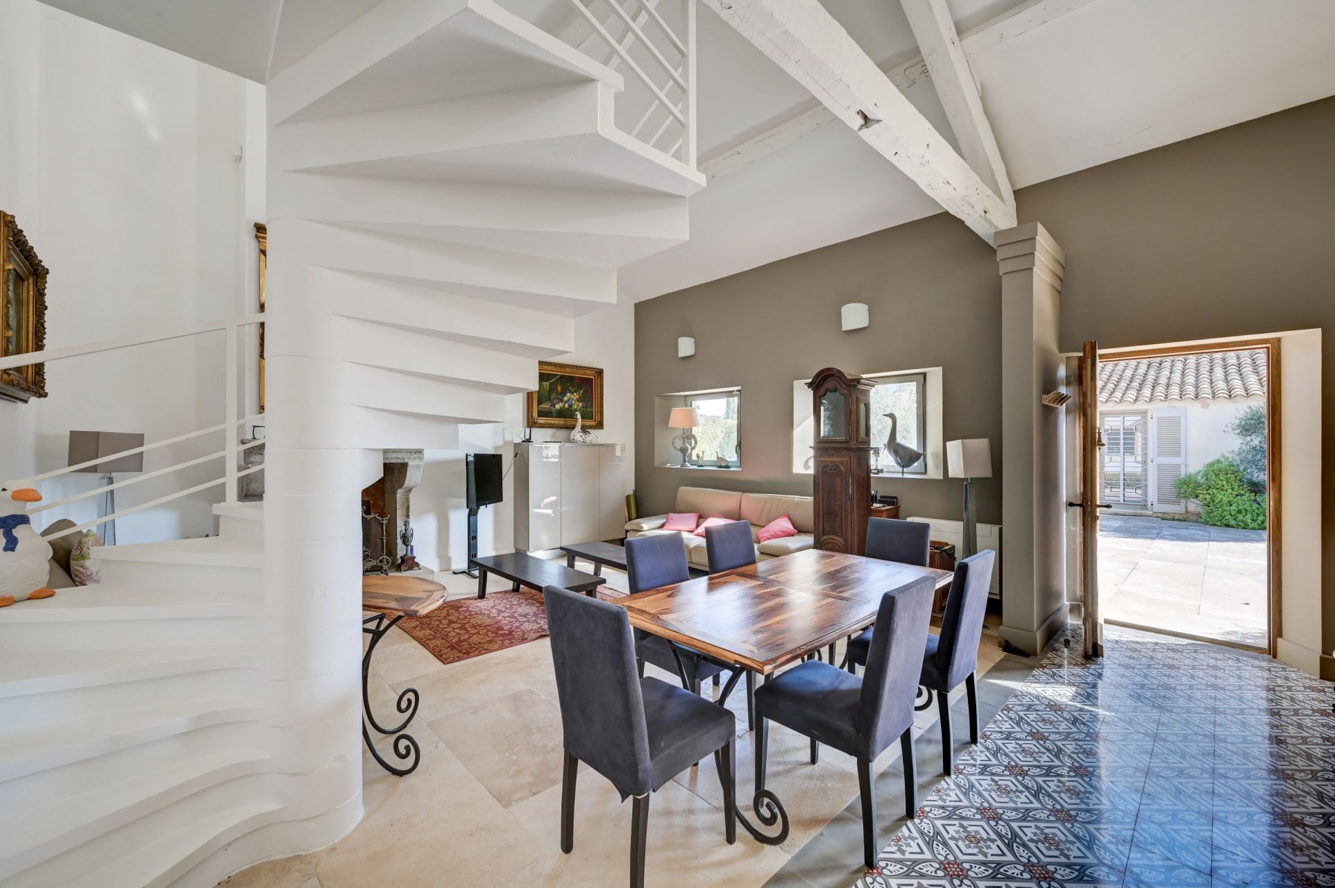 house 20 Rooms for sale on AIX EN PROVENCE (13100)