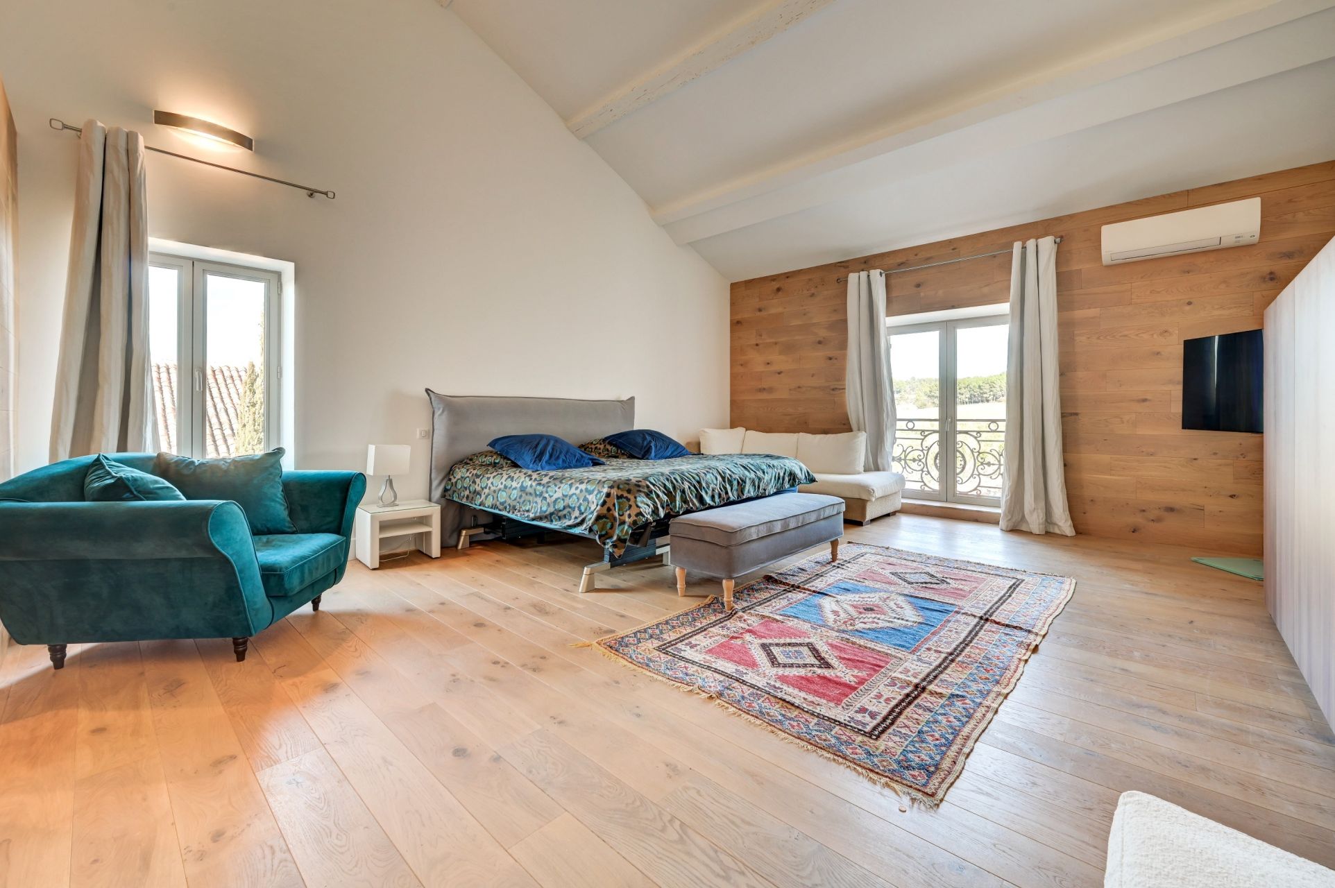 house 20 Rooms for sale on AIX EN PROVENCE (13100)