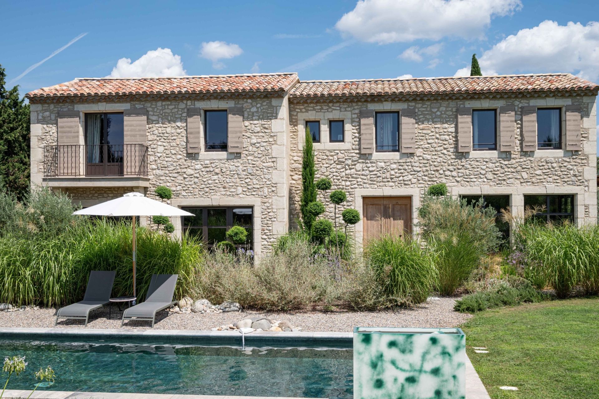 house 7 Rooms for sale on EYGALIERES (13810)