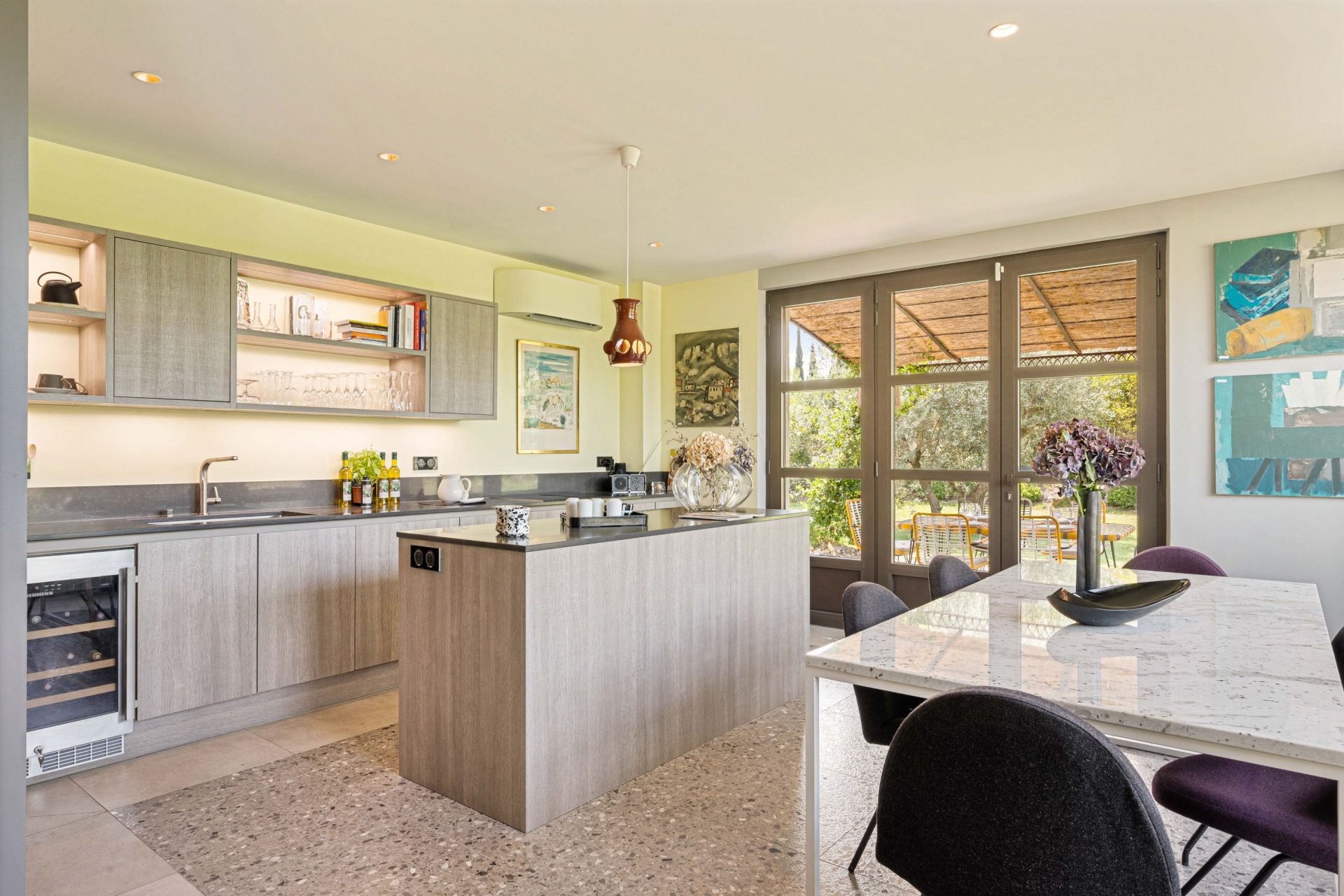 house 7 Rooms for sale on EYGALIERES (13810)