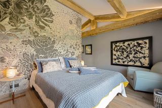 house 7 Rooms for sale on EYGALIERES (13810)