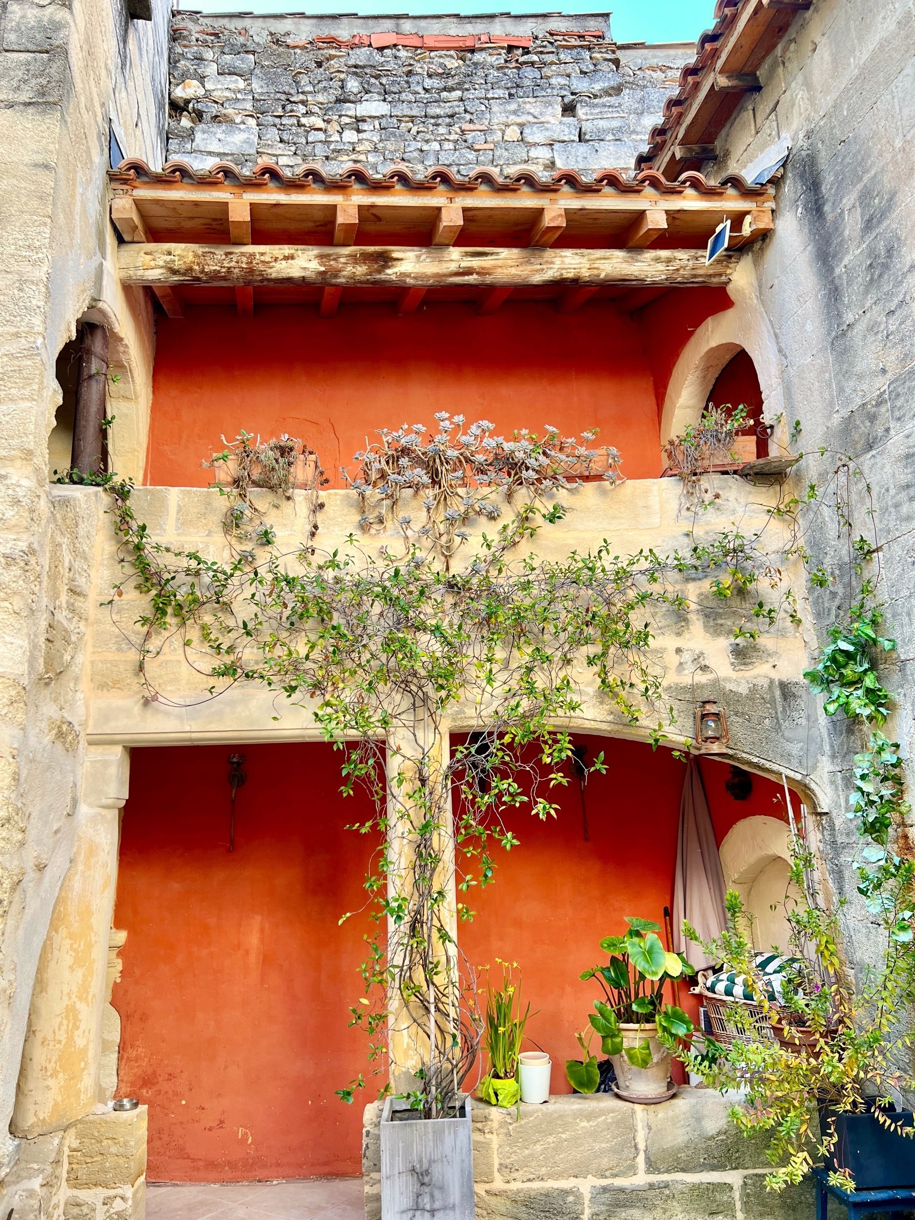 house 6 Rooms for sale on VALLABREGUES (30300)