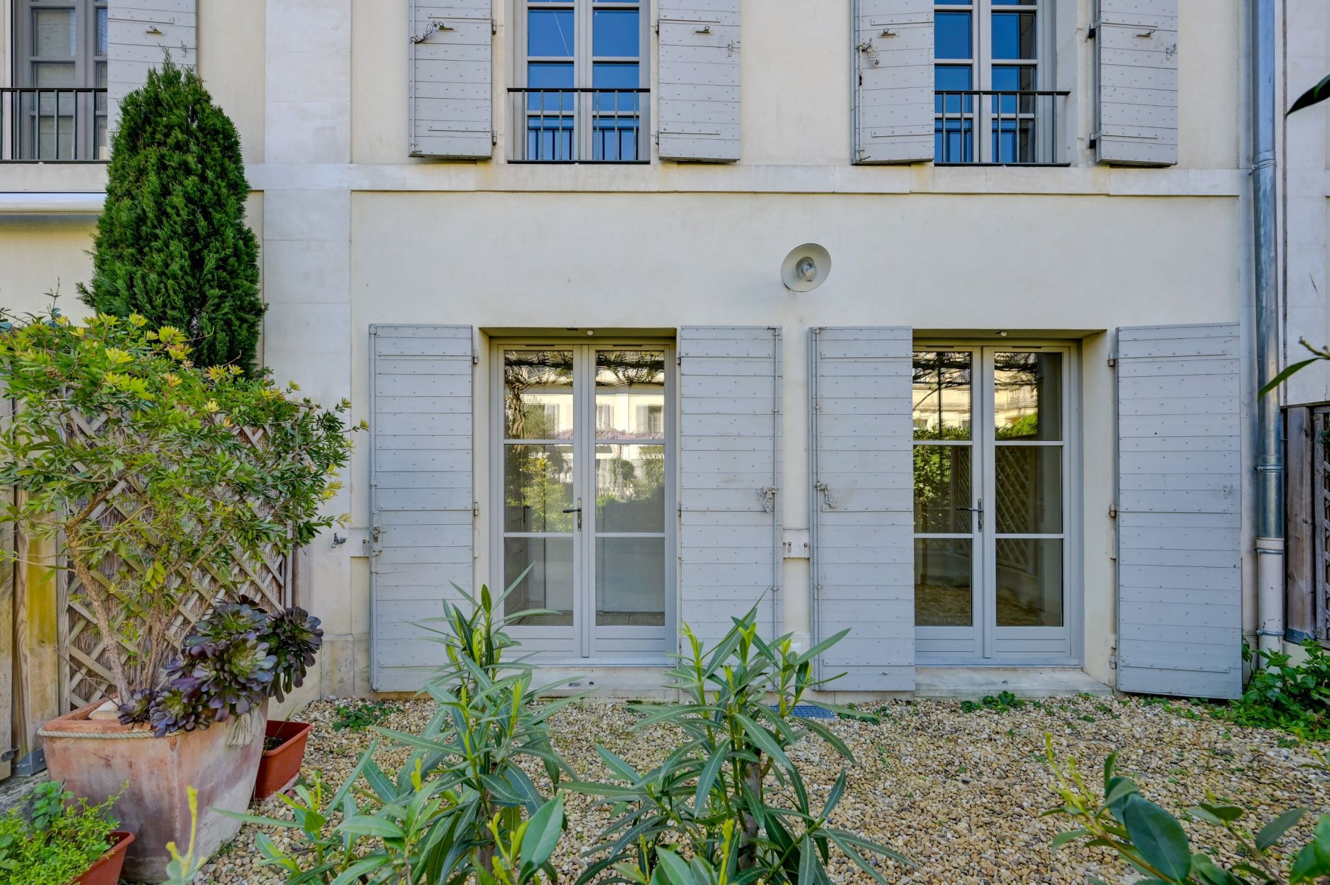 townhouse 4 Rooms for sale on ST REMY DE PROVENCE (13210)
