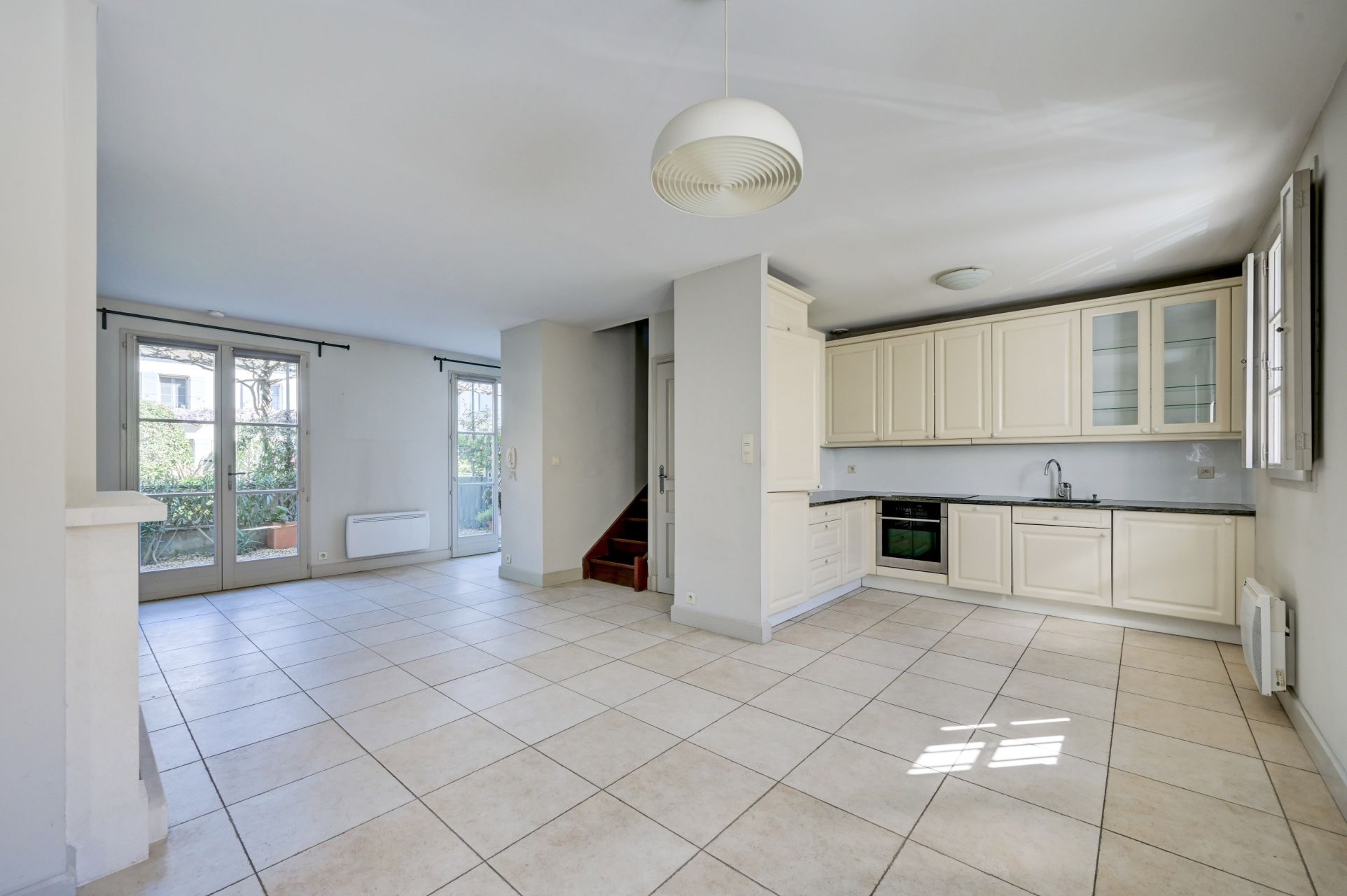 townhouse 4 Rooms for sale on ST REMY DE PROVENCE (13210)