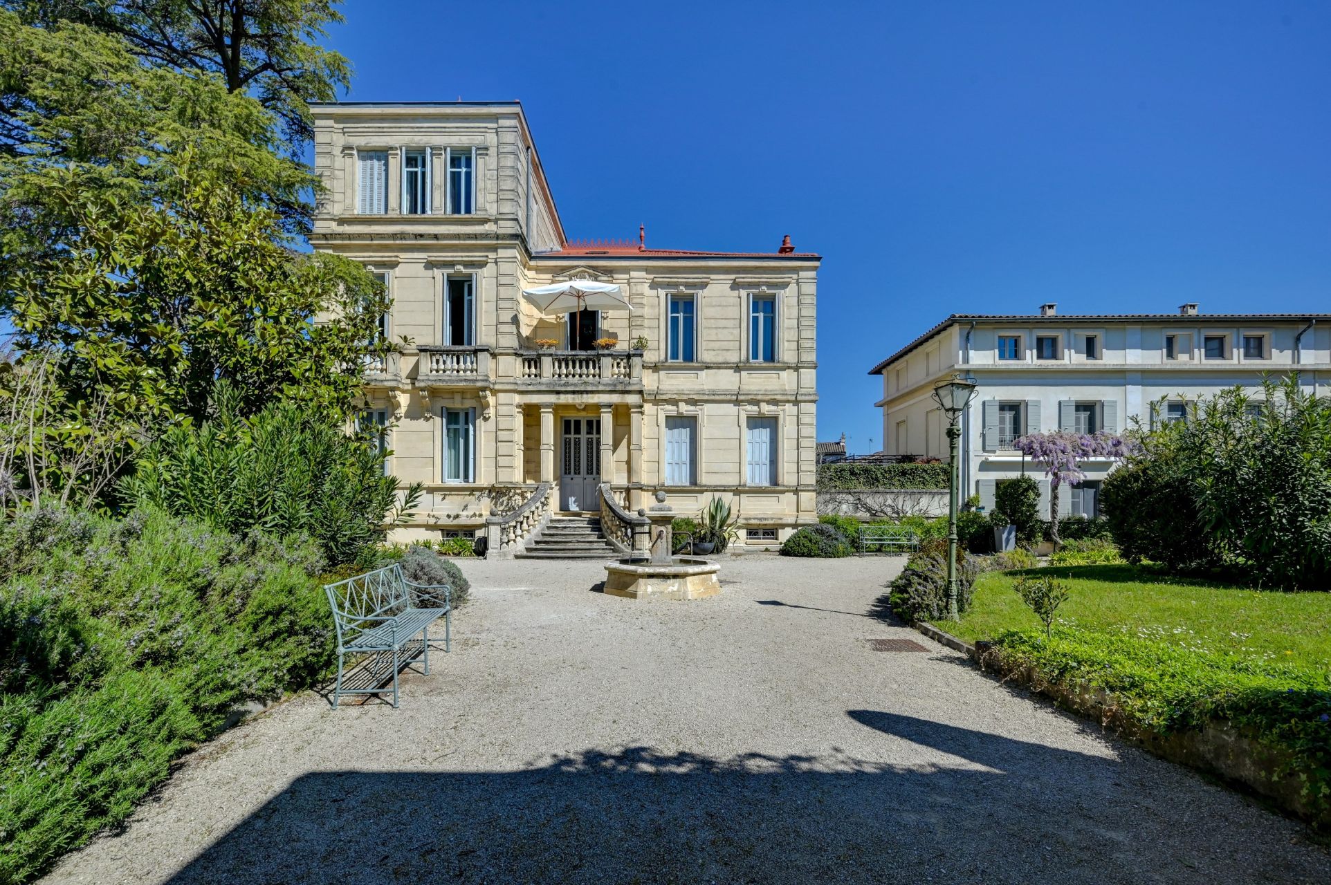 townhouse 4 Rooms for sale on ST REMY DE PROVENCE (13210)