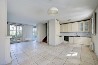 townhouse 4 Rooms for sale on ST REMY DE PROVENCE (13210)