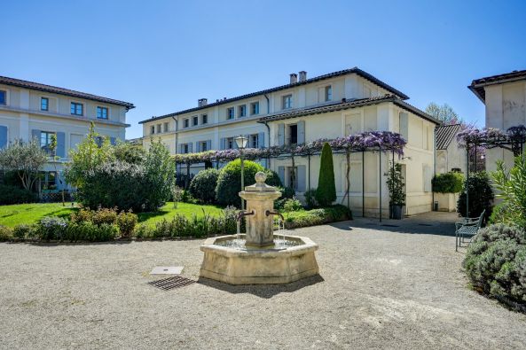 Vente Maison de ville Saint-Rémy-de-Provence 4&nbsp;Pièces 100&nbsp;m²