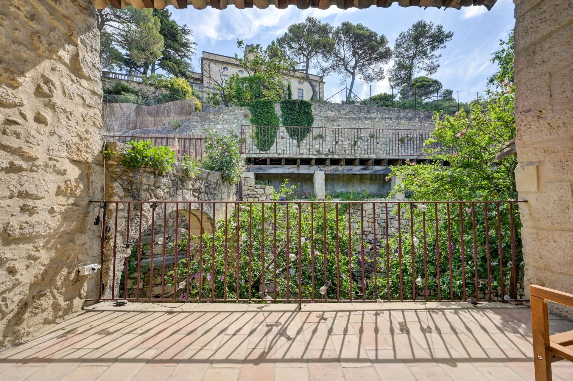 house 10 Rooms for sale on BOULBON (13150)