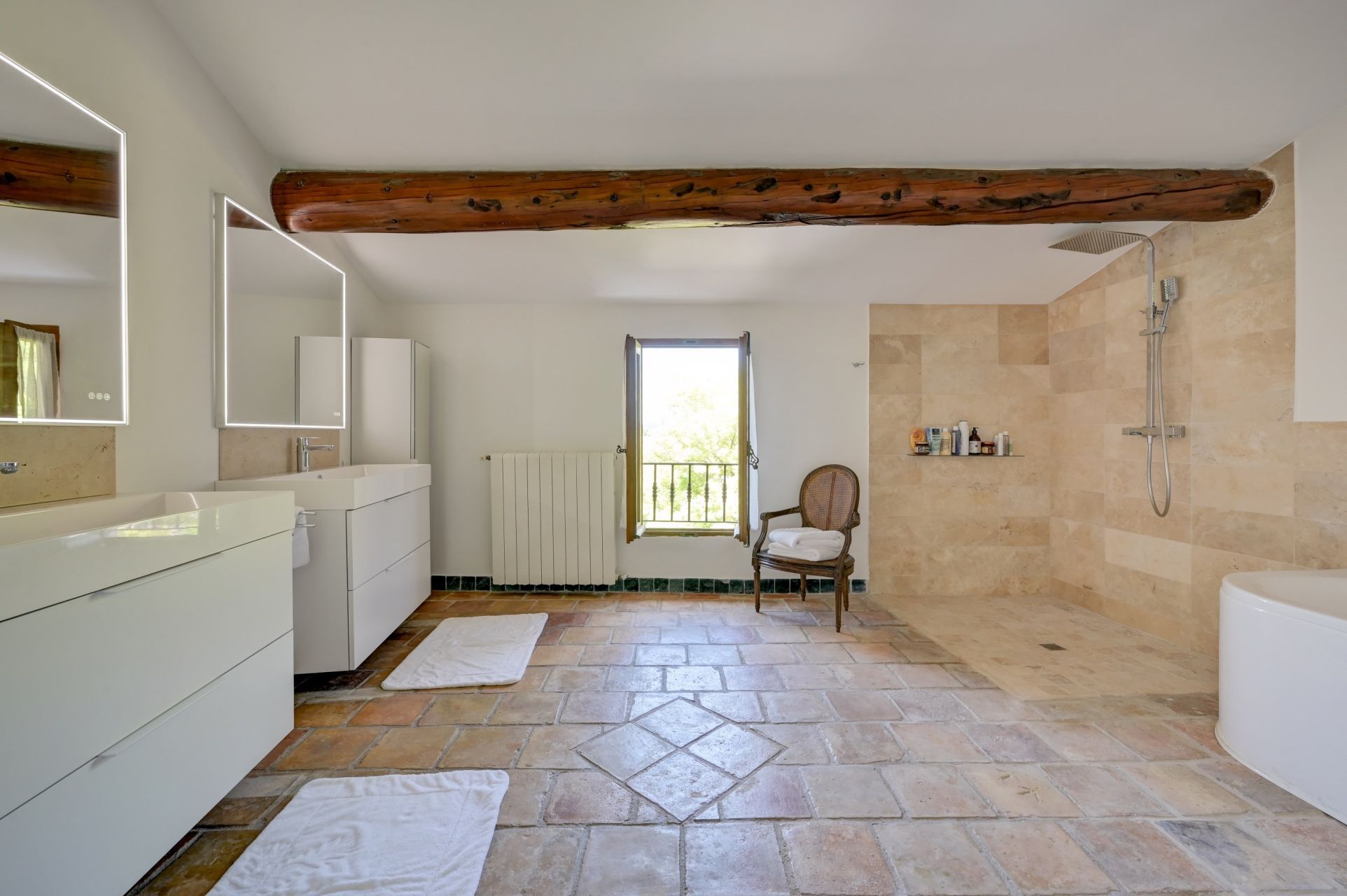 house 10 Rooms for sale on BOULBON (13150)