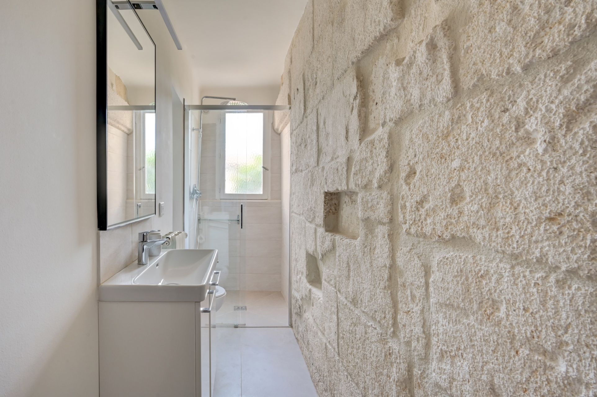 house 10 Rooms for sale on BOULBON (13150)