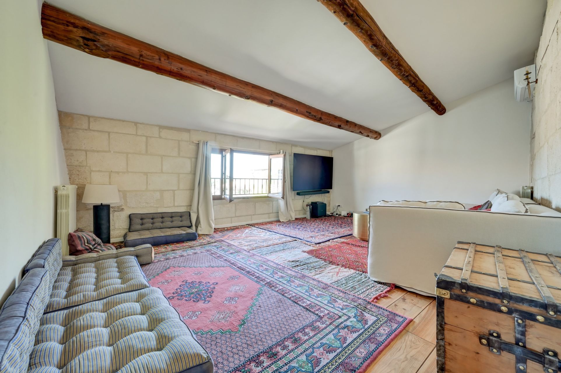 house 10 Rooms for sale on BOULBON (13150)