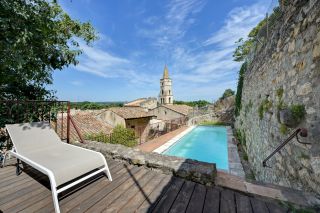 house 10 Rooms for sale on BOULBON (13150)