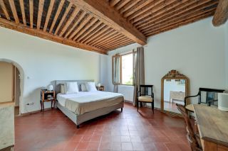 house 10 Rooms for sale on BOULBON (13150)