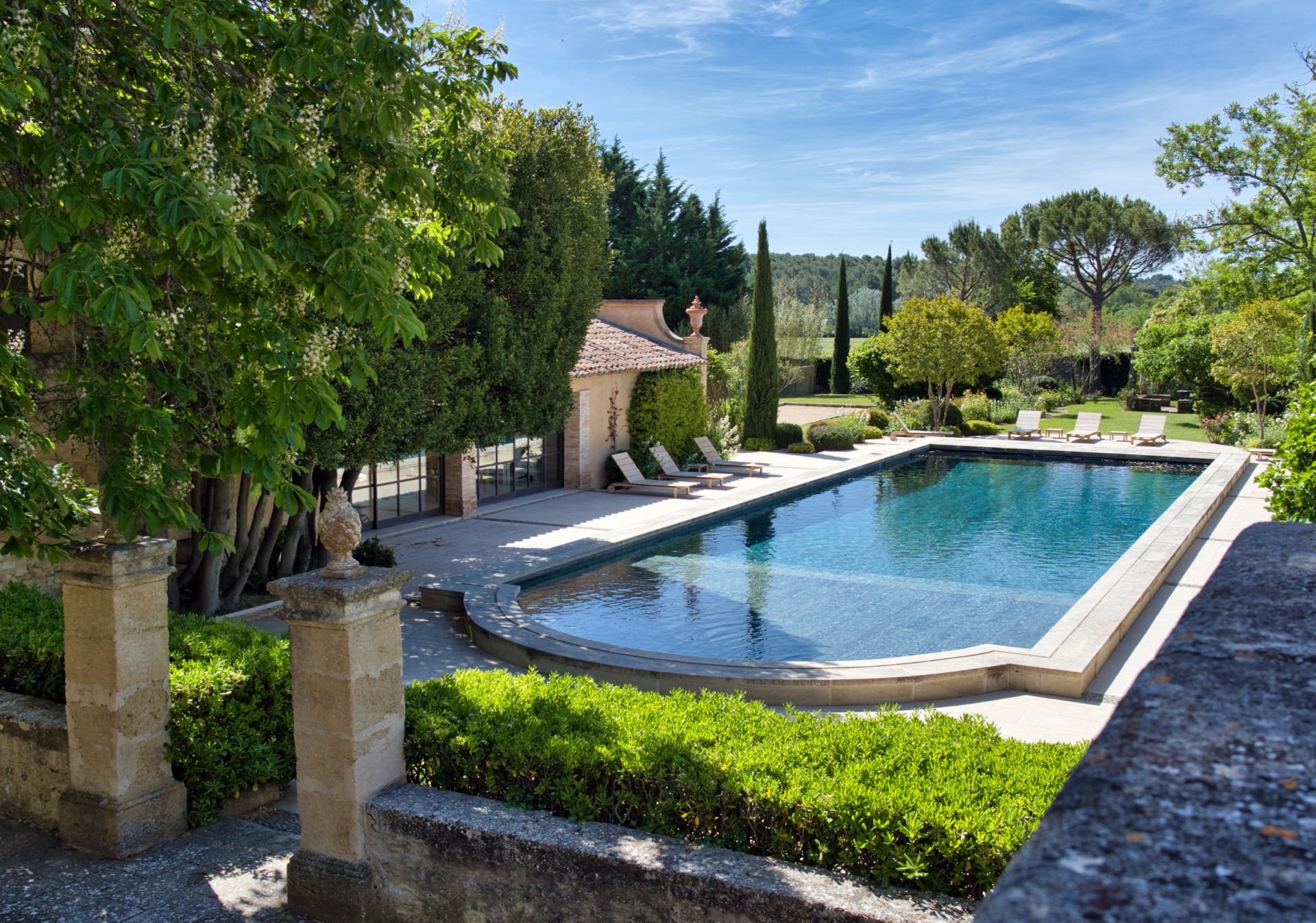 property 20 Rooms for seasonal rent on LAMBESC (13410)