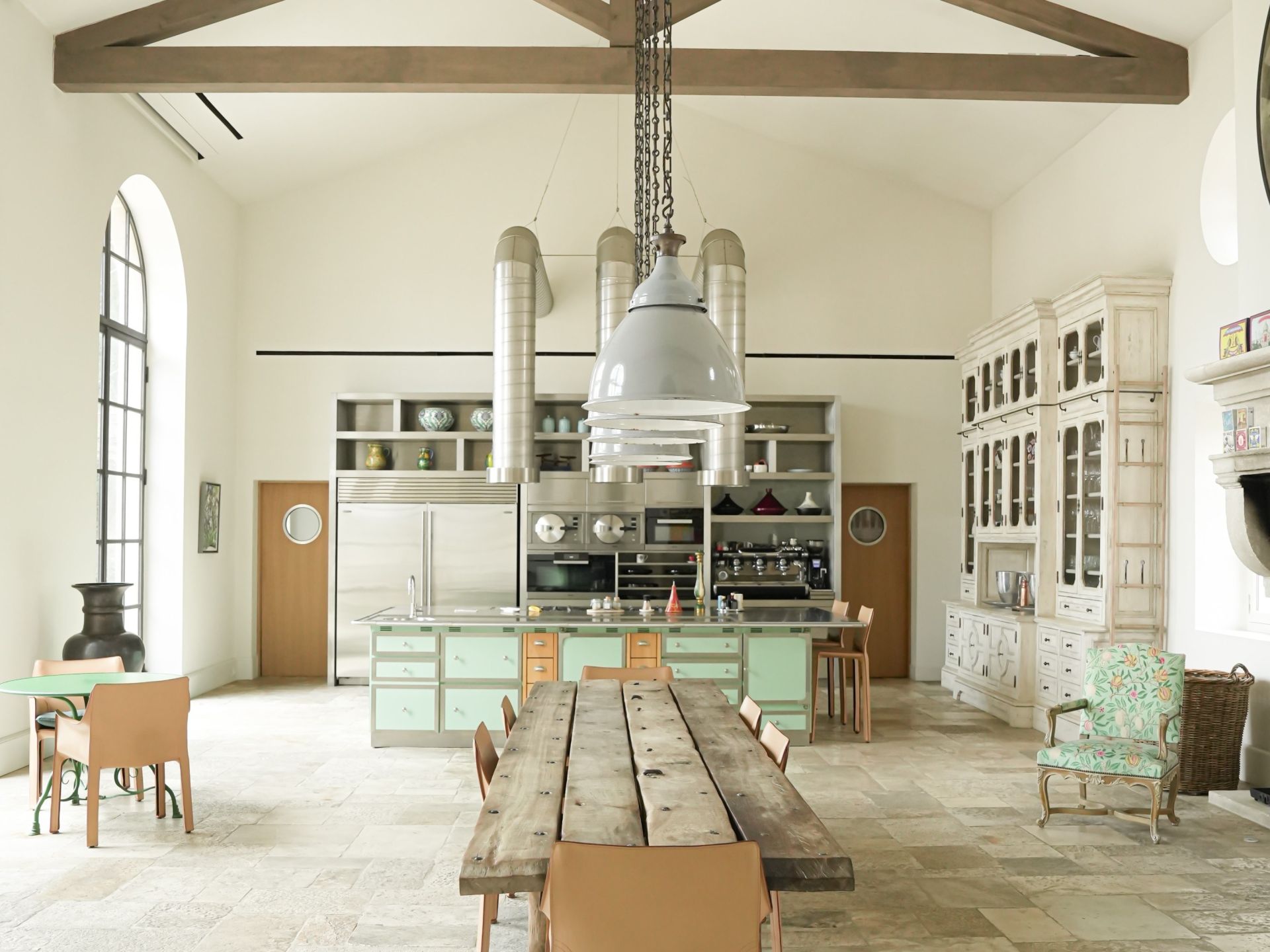 property 20 Rooms for seasonal rent on LAMBESC (13410)