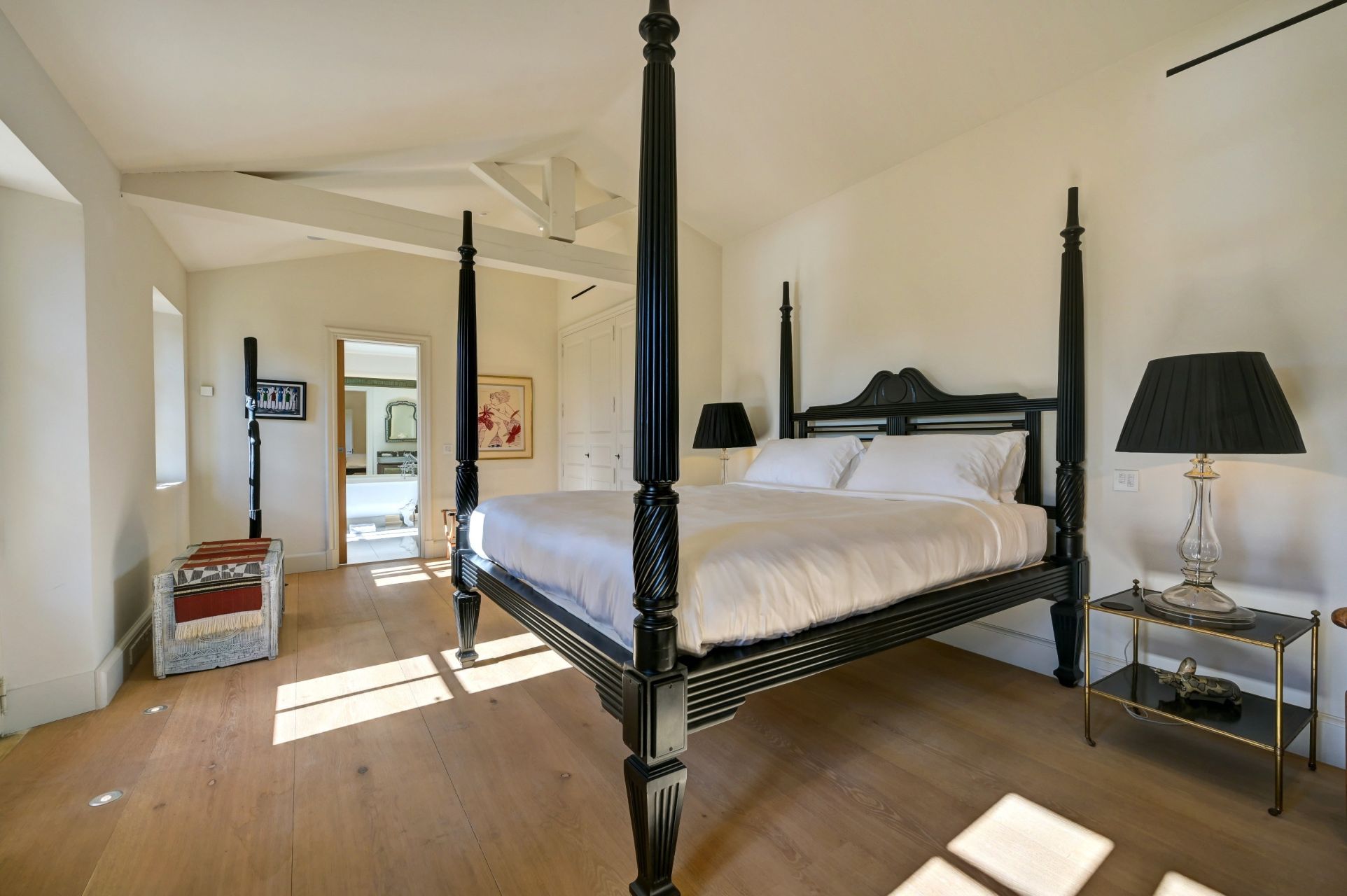 property 20 Rooms for seasonal rent on LAMBESC (13410)