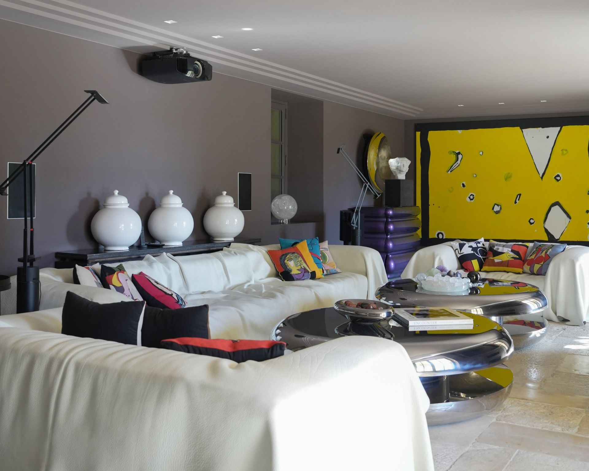 property 20 Rooms for seasonal rent on LAMBESC (13410)